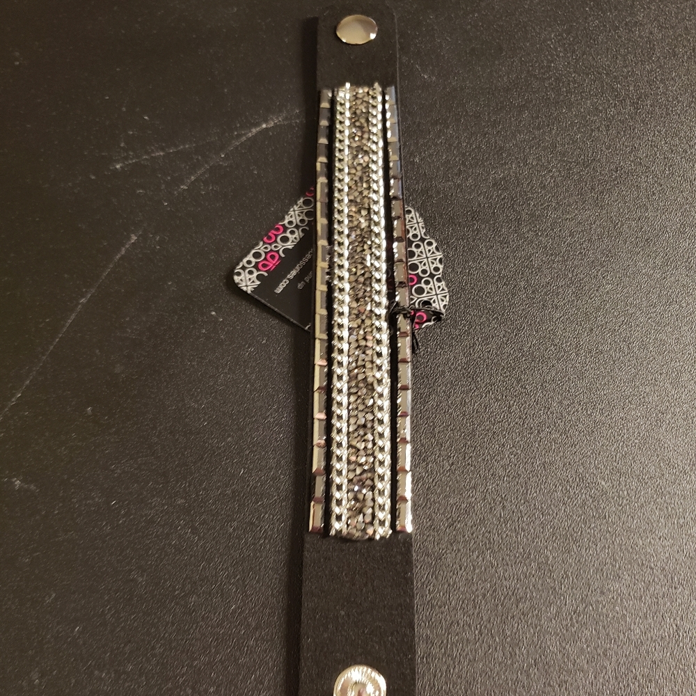 Paparazzi wrap bracelet with snap closure